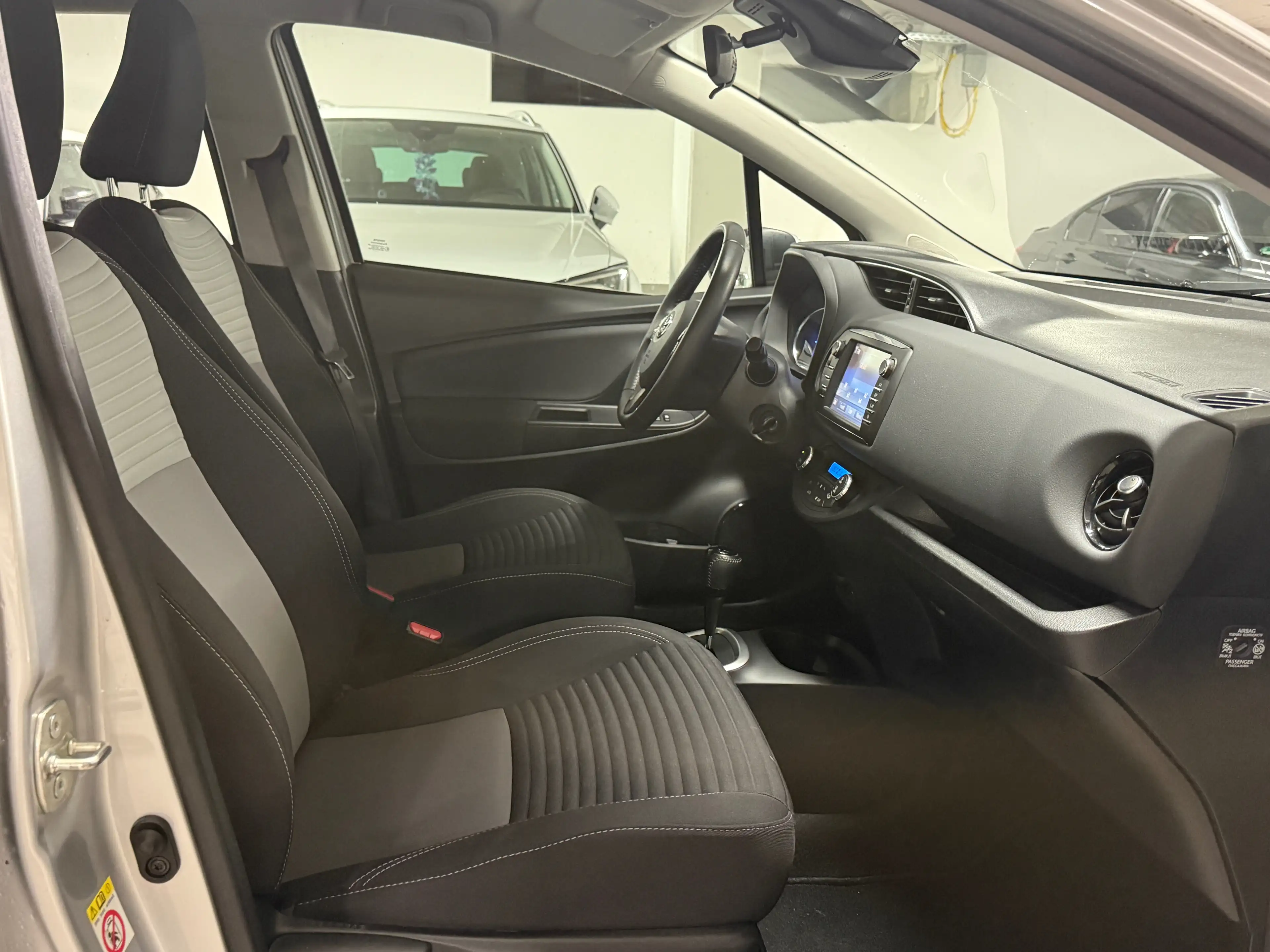 Toyota Yaris 1.5 Hybrid Comfort Automatik*Kamera* — photo 15