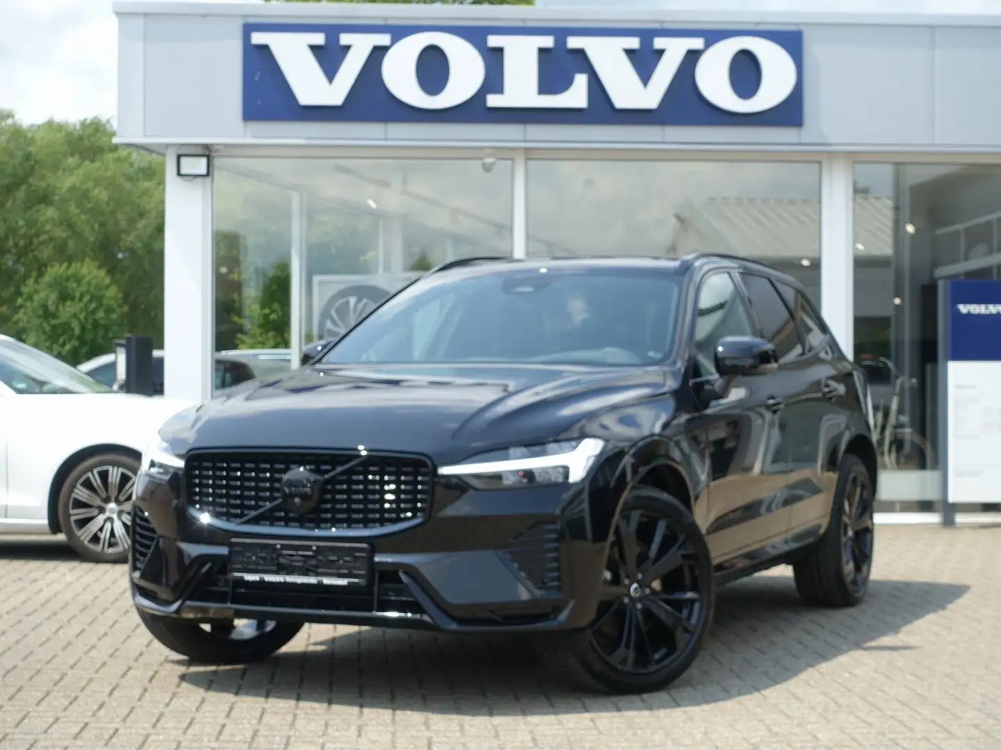 Volvo XC60 Black Edition Plus T8 AWD HUD/PANO/360°KAM - 1