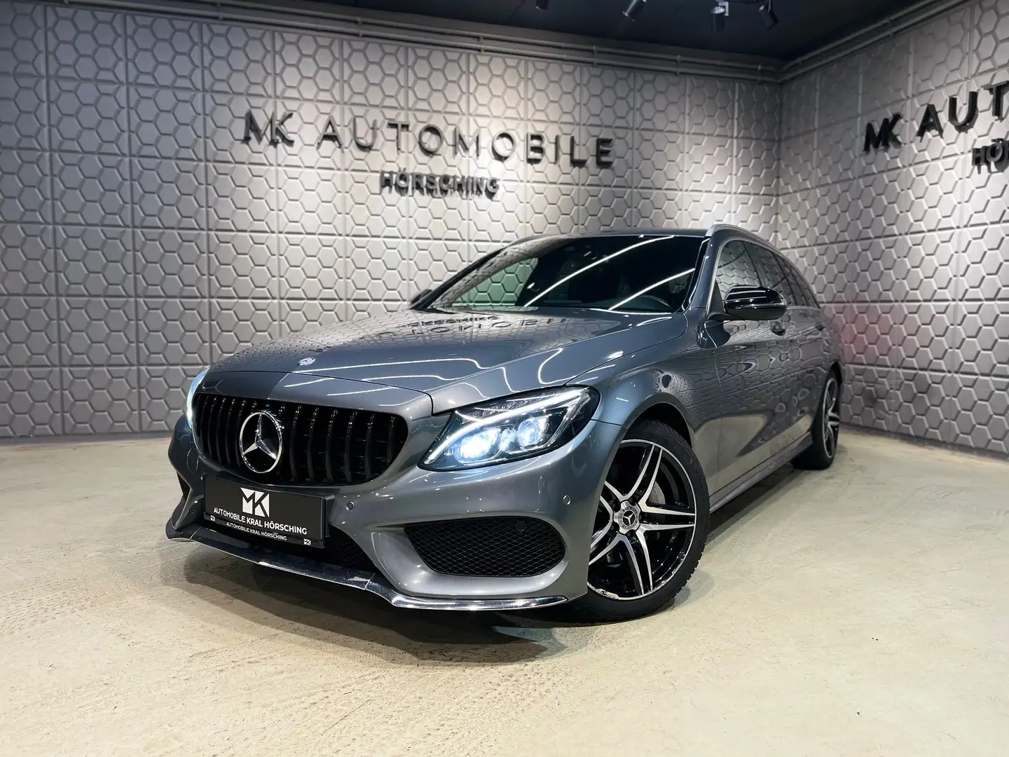 Mercedes-Benz C 220 T BlueTec/d*AMG LINE*SITZHEIZUNG*NAVI*RFK*LEDER* Grau - 1