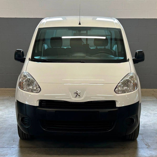 Peugeot Partner 1.6i L1H1 Confort 3 places Excellent état! — photo 2