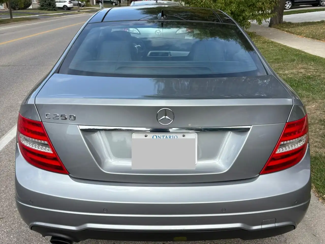 Mercedes-Benz C-Class снимка Mercedes-Benz C-Class