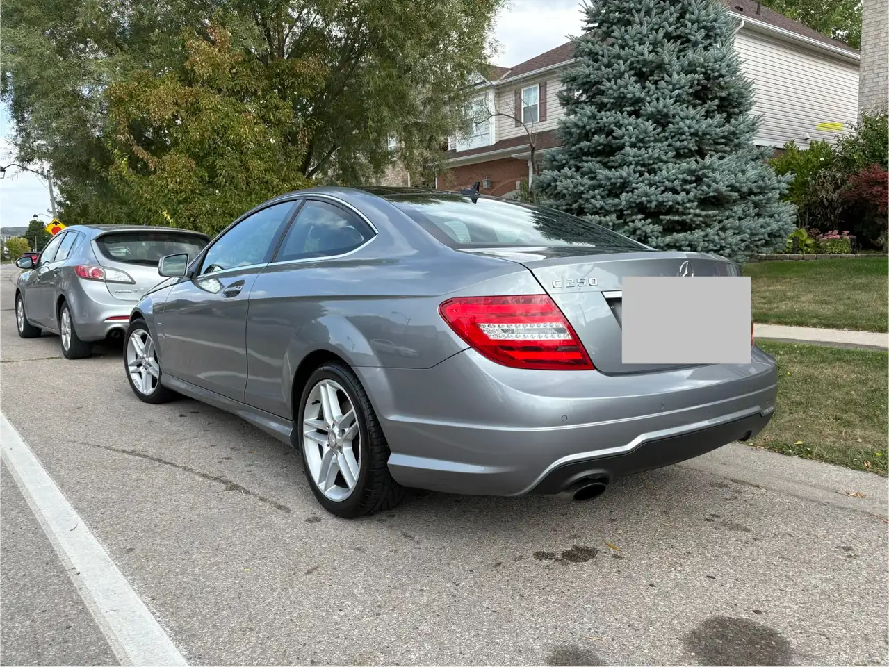 Mercedes-Benz C-Class снимка Mercedes-Benz C-Class