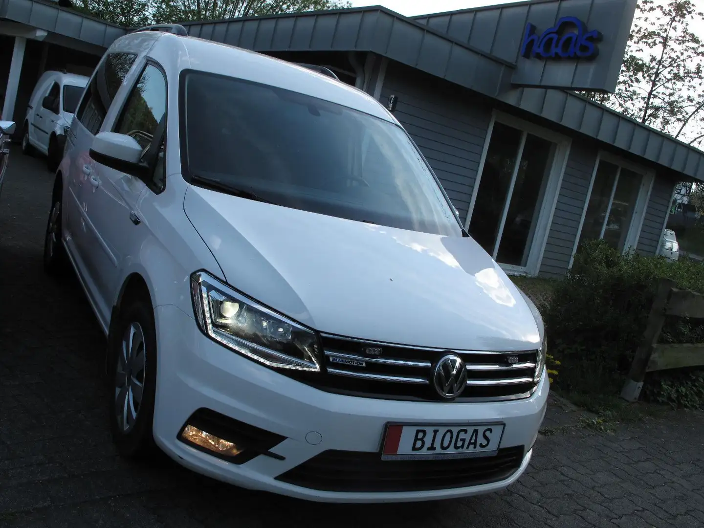 Volkswagen Caddy 1,4 TGI Comfortll. Xenon NAV KAM SIH REL Bianco - 1