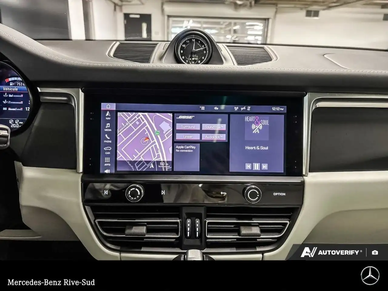 Porsche Macan photo Porsche Macan