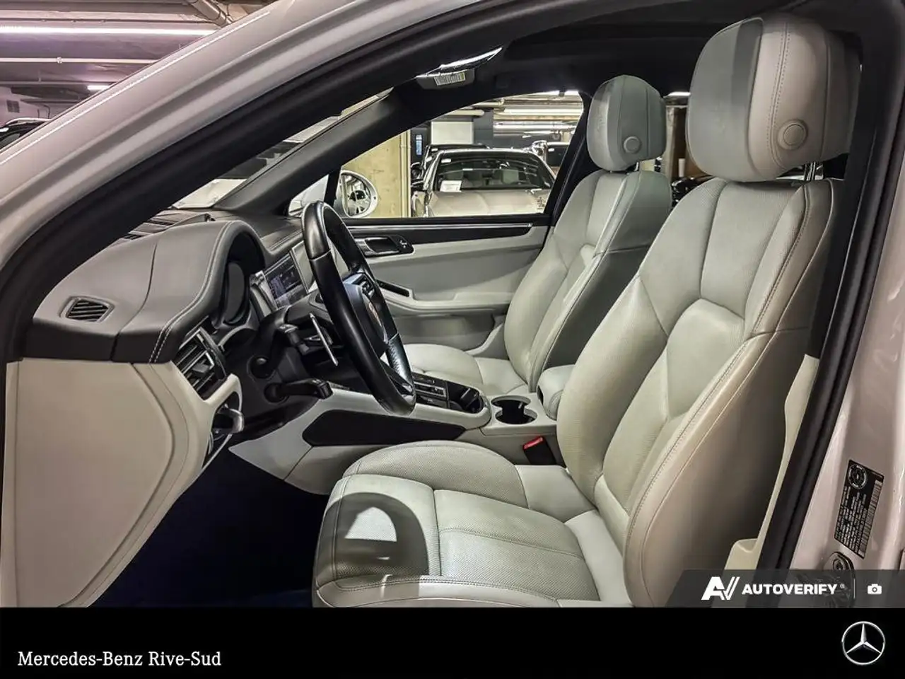 Porsche Macan photo Porsche Macan
