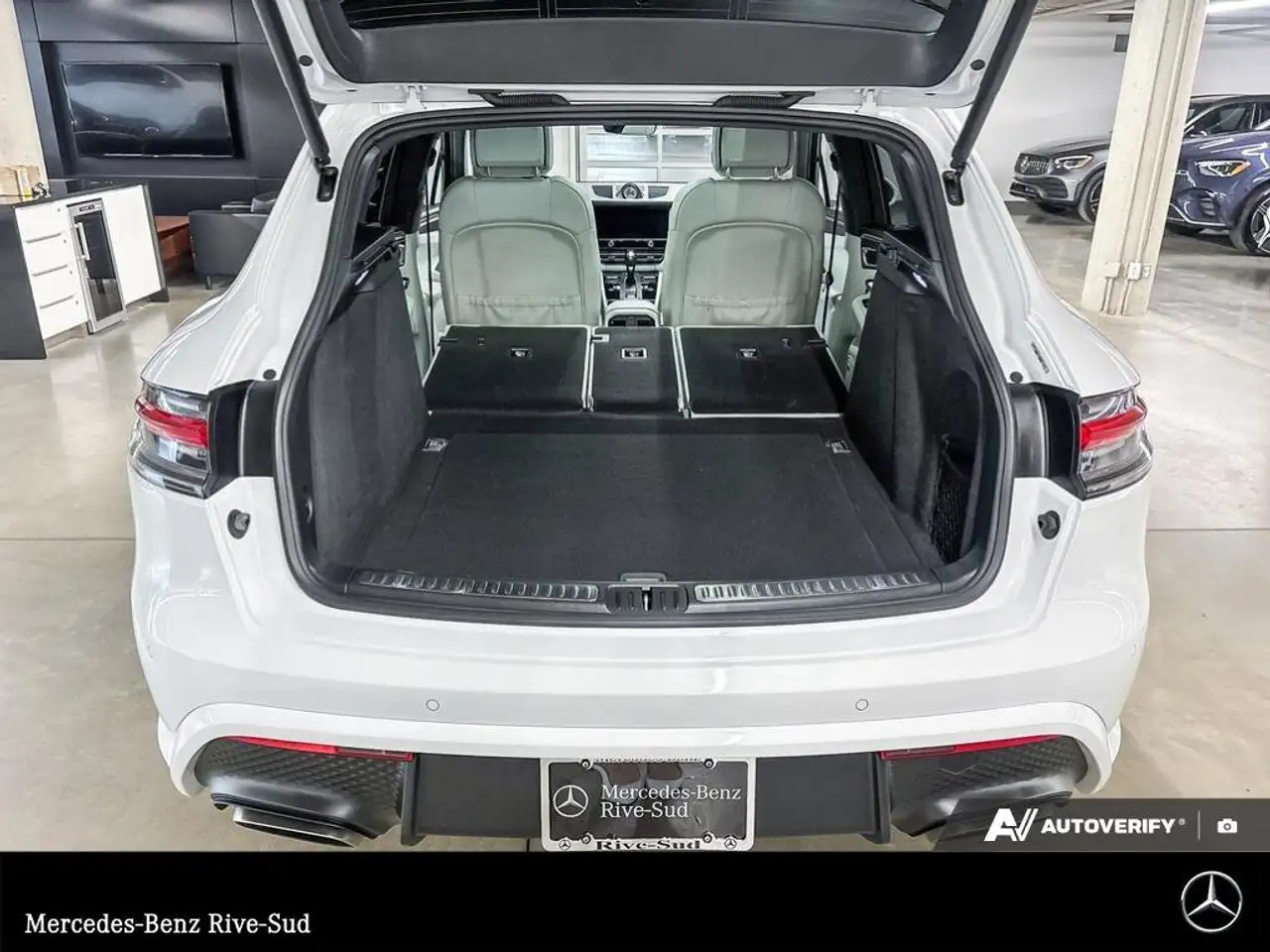 Porsche Macan photo Porsche Macan