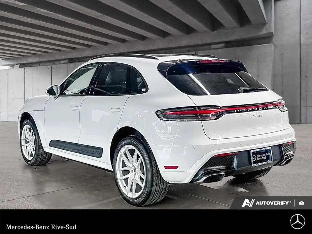 Porsche Macan photo Porsche Macan
