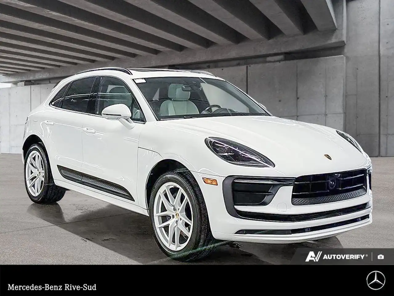 Porsche Macan photo Porsche Macan