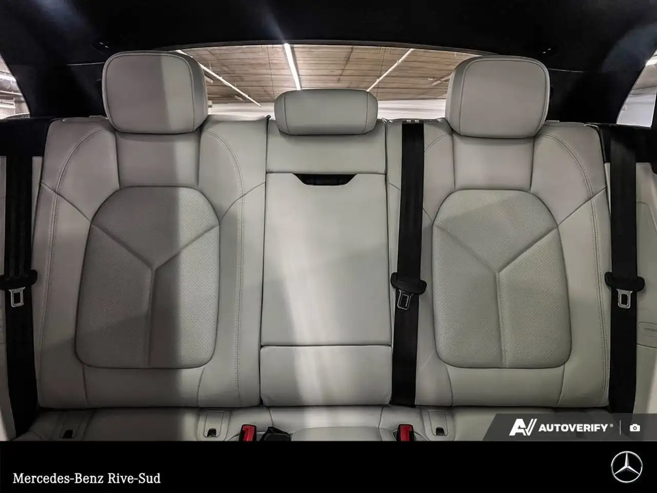 Porsche Macan photo Porsche Macan