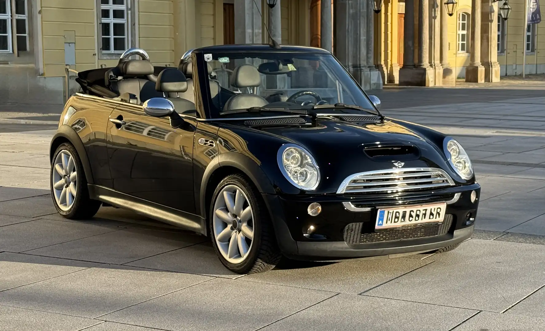 MINI Cooper S Cabrio - 1