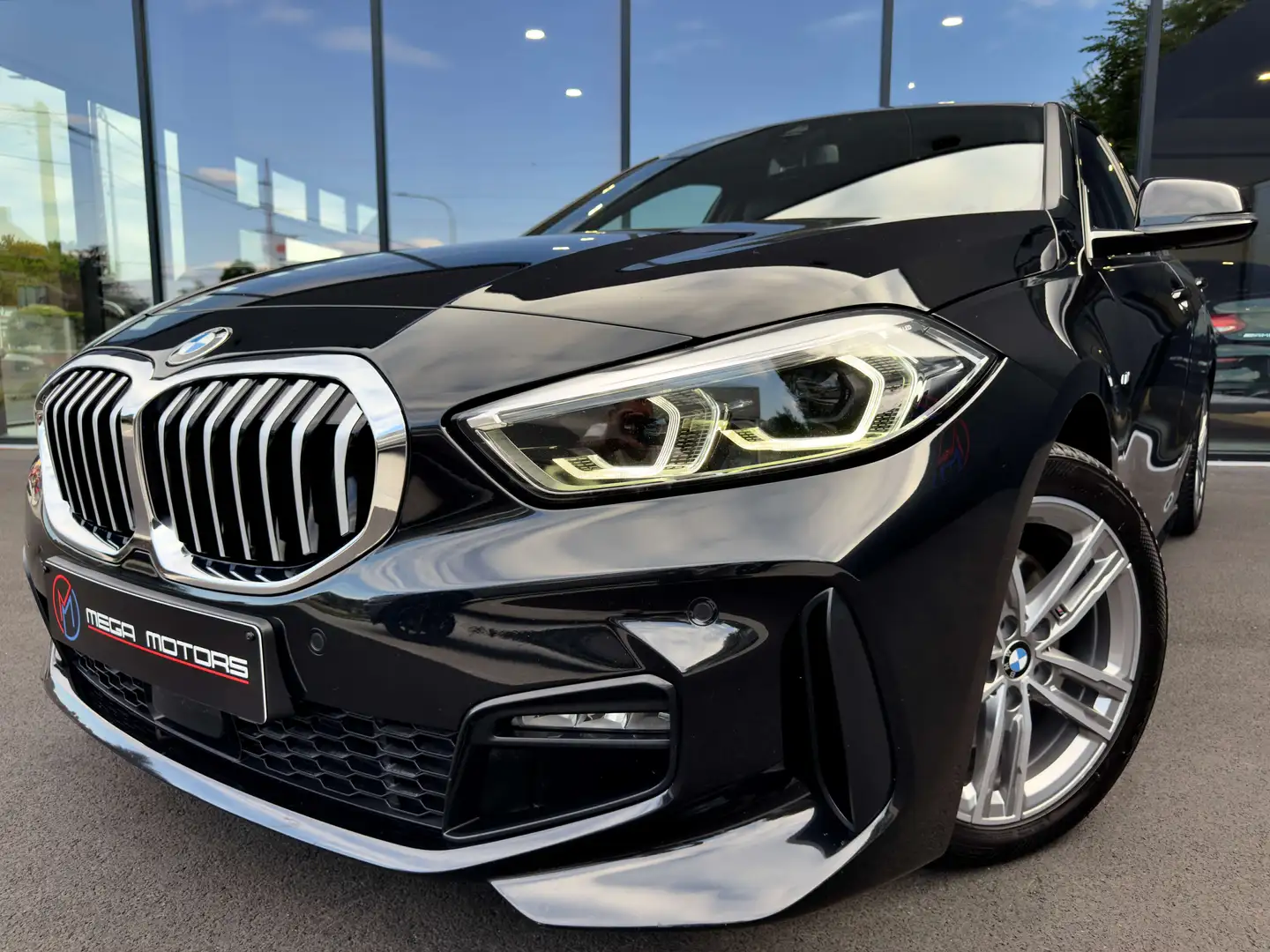 BMW 116 dA 116CV PACK M\ B.AUTO NAVi CARPLAY CUiR FULL LED Noir - 1