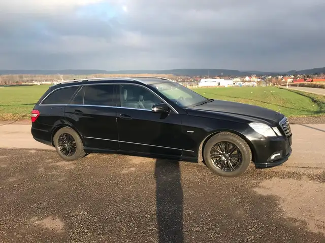 Mercedes-Benz E 250 CDI BlueEfficiency AMG.SHZ. Klimaautomatik.Leder