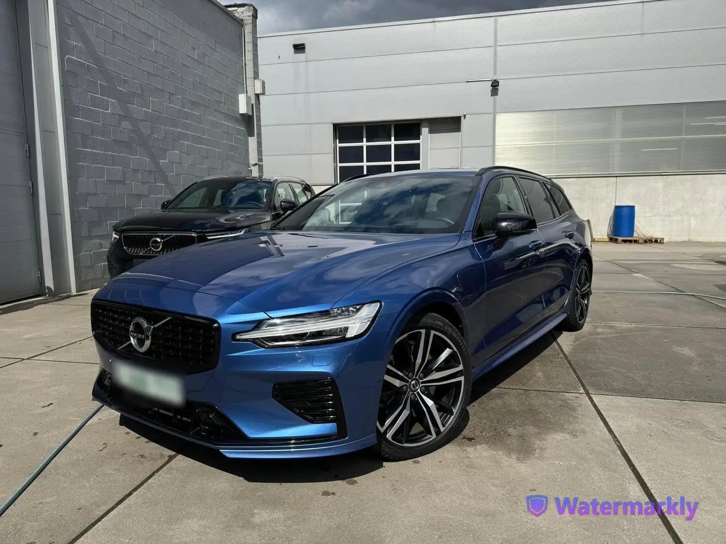 Volvo V60 V60 T8 AWD Recharge Geartronic RDesign Bleu - 1