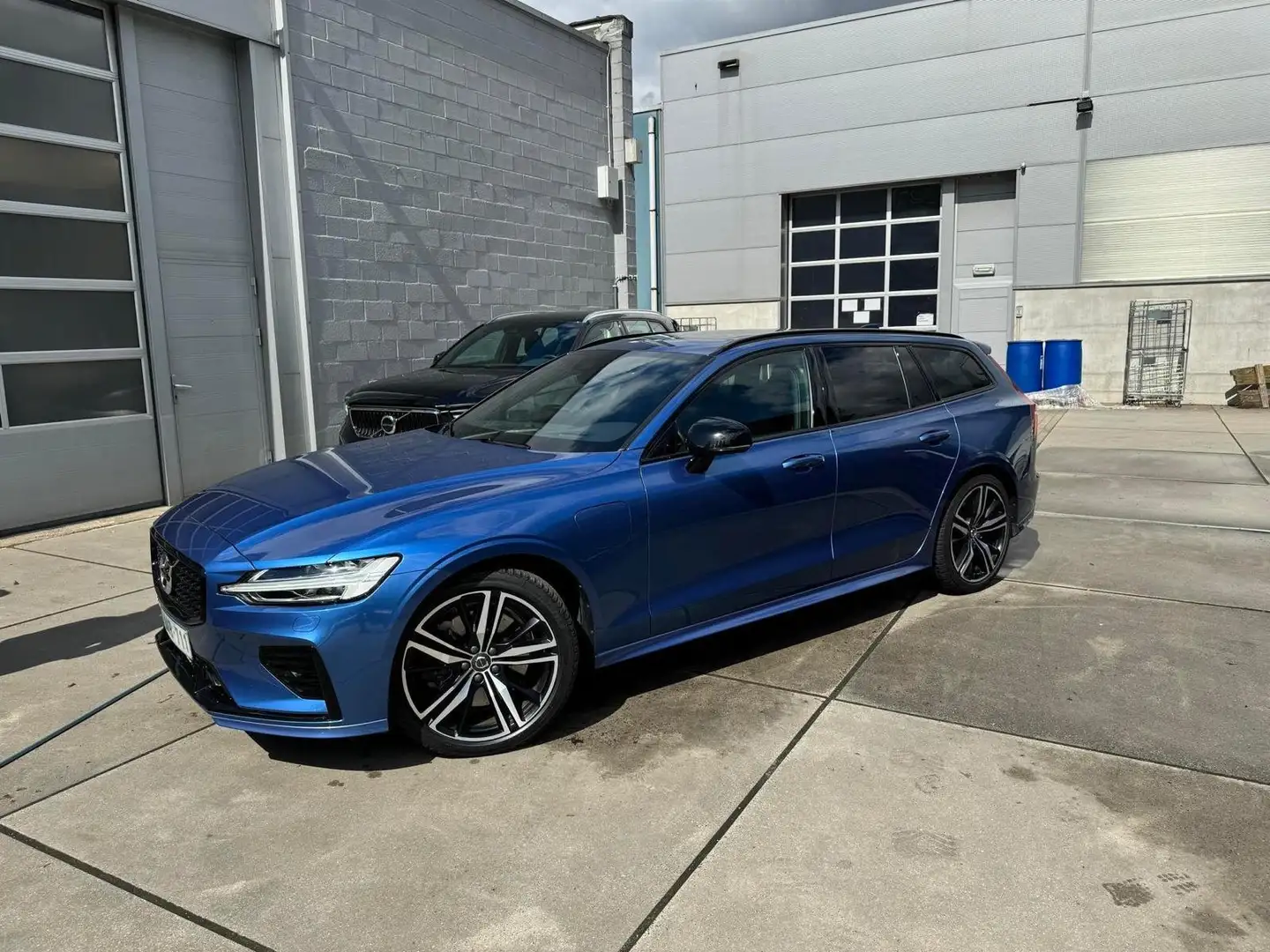 Volvo V60 V60 T8 AWD Recharge Geartronic RDesign Bleu - 2