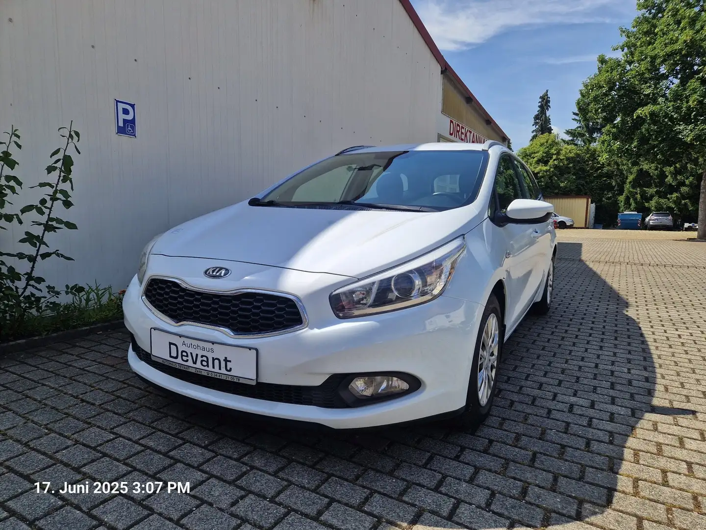 Kia Ceed SW / cee'd SW 1.4 CVVT Weiß - 1