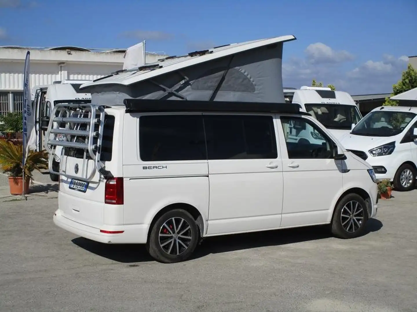 Volkswagen T6 California Beach - Cambio automatico DSG Bianco - 2