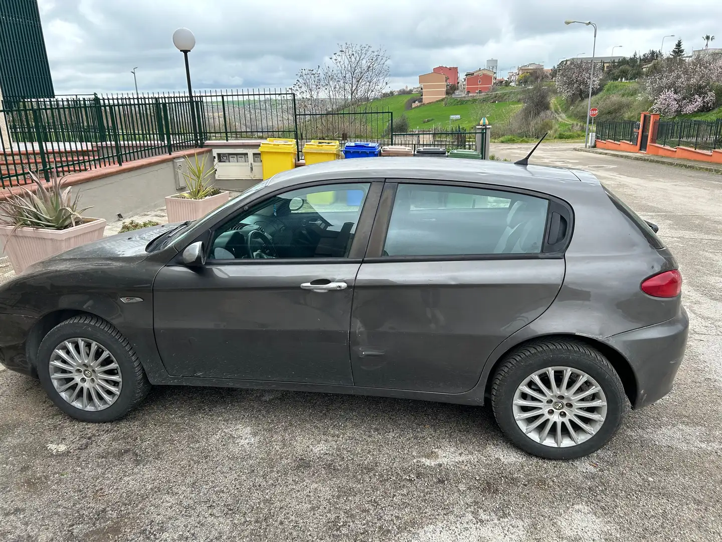 Alfa Romeo 147 147 II 2004 5p 1.9 jtd C.N.C 120cv Grigio - 1