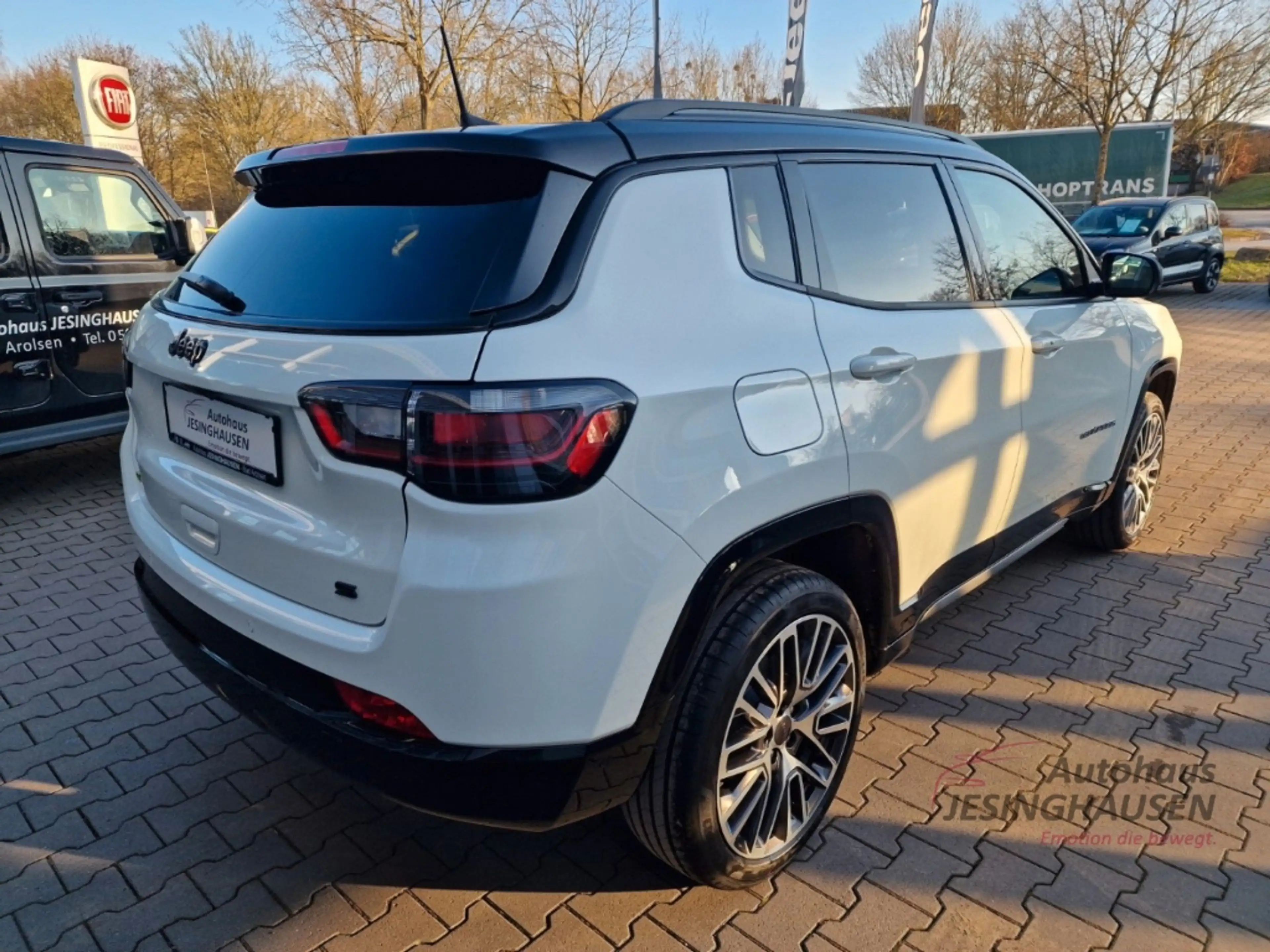 Jeep Compass Summit MHEV Premium-P. Winter-P. Pano Panorama Nav — photo 6