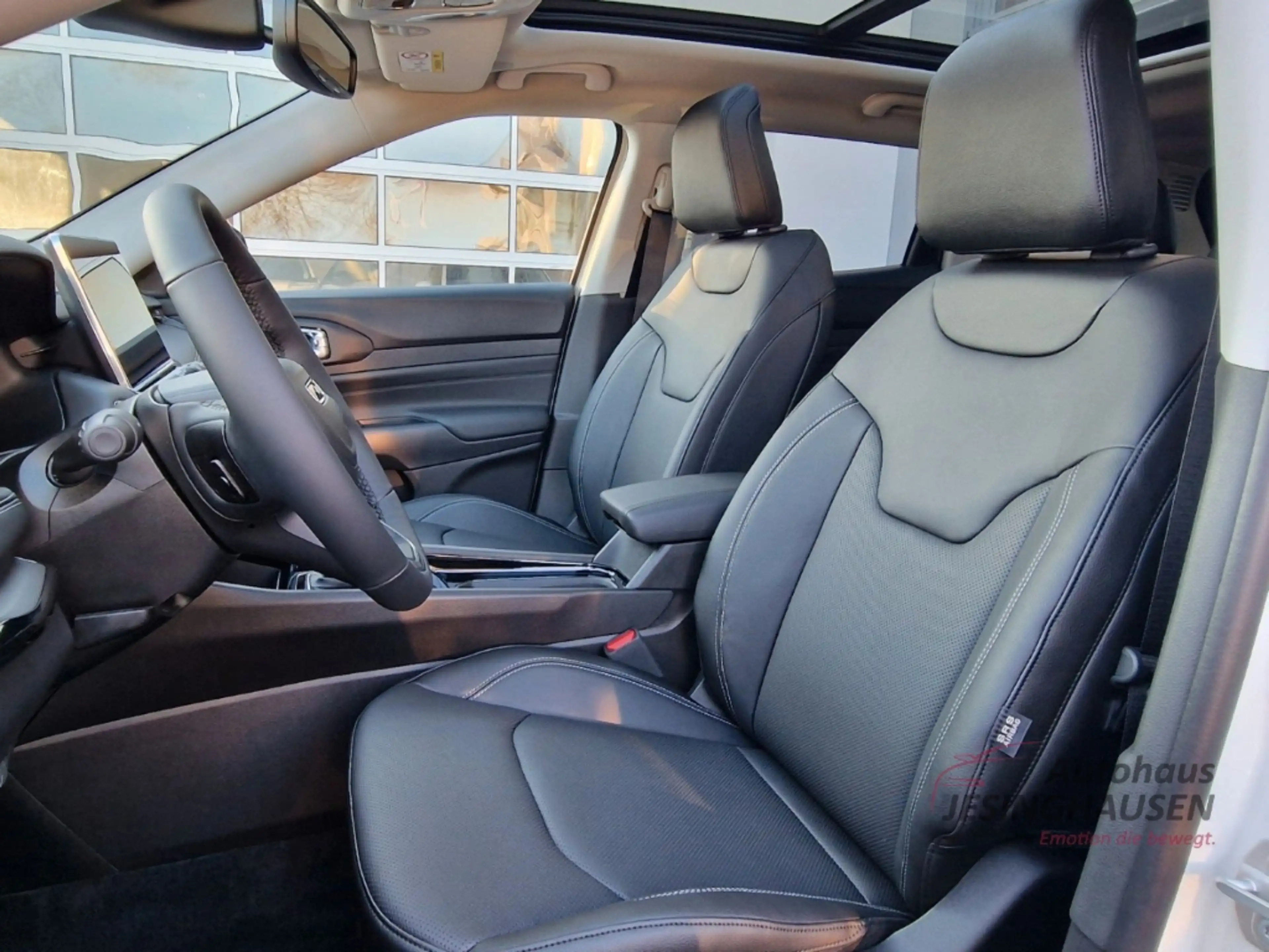Jeep Compass Summit MHEV Premium-P. Winter-P. Pano Panorama Nav — photo 11