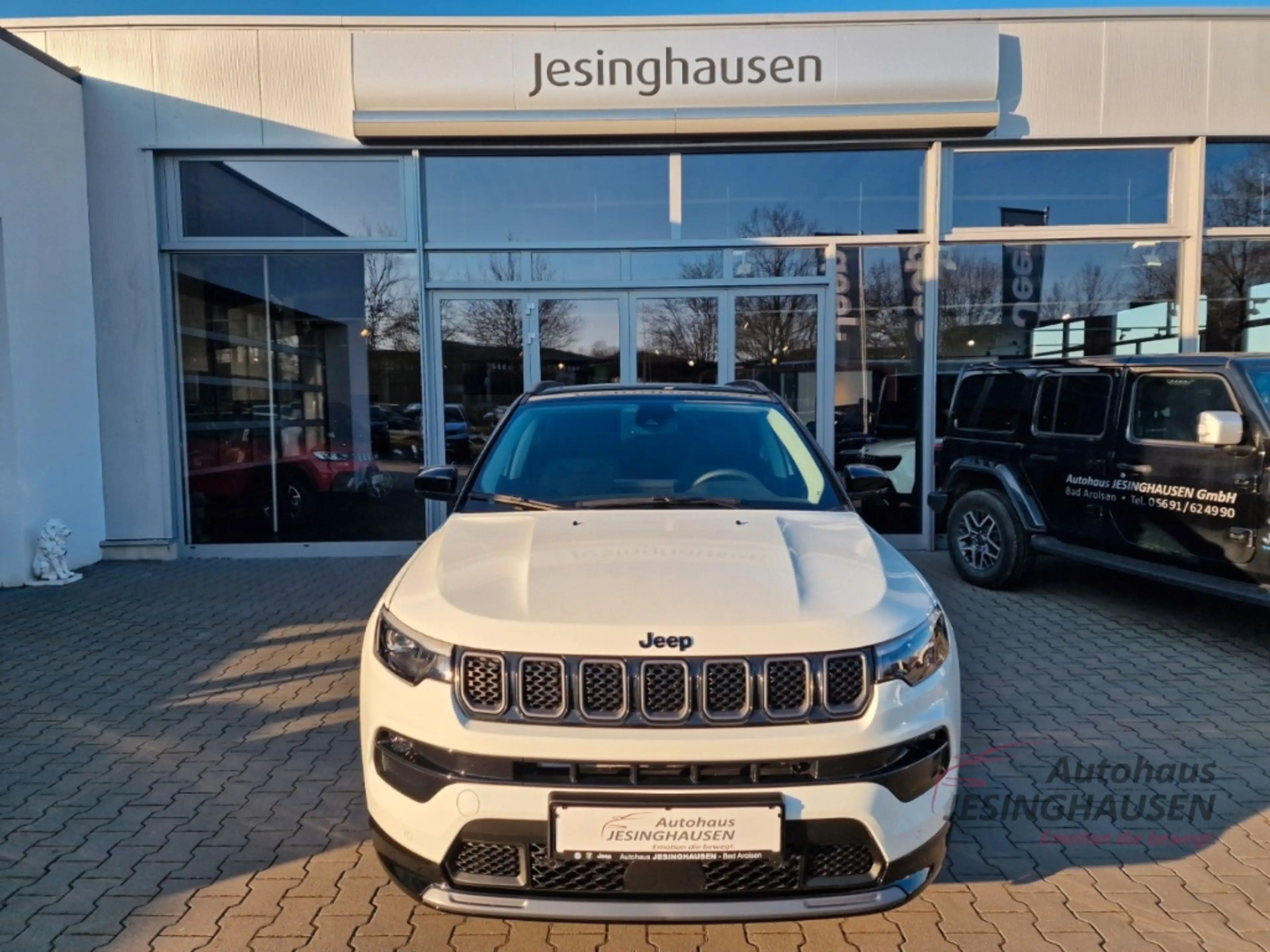 Jeep Compass Summit MHEV Premium-P. Winter-P. Pano Panorama Nav — photo 8