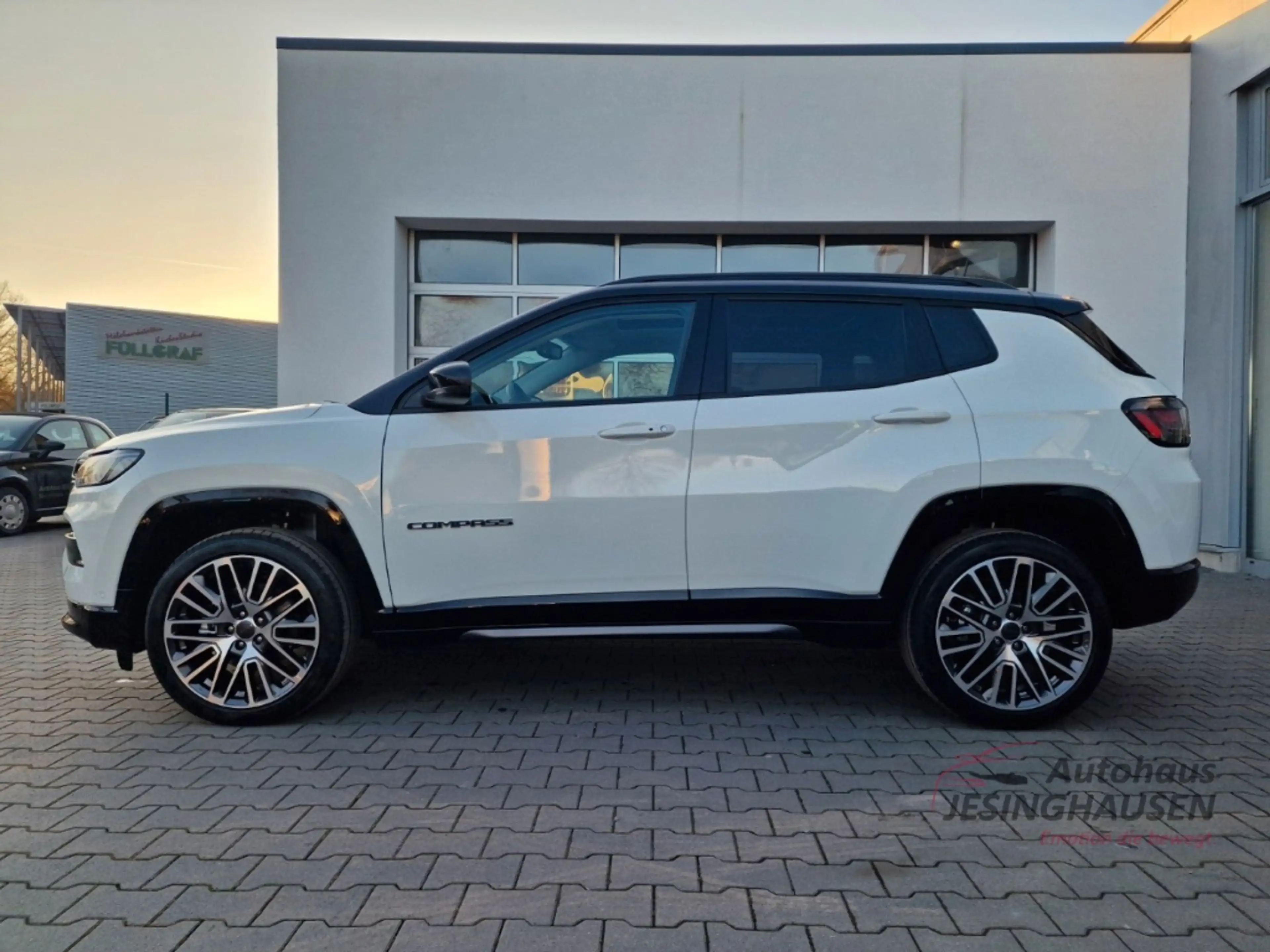 Jeep Compass Summit MHEV Premium-P. Winter-P. Pano Panorama Nav — photo 2