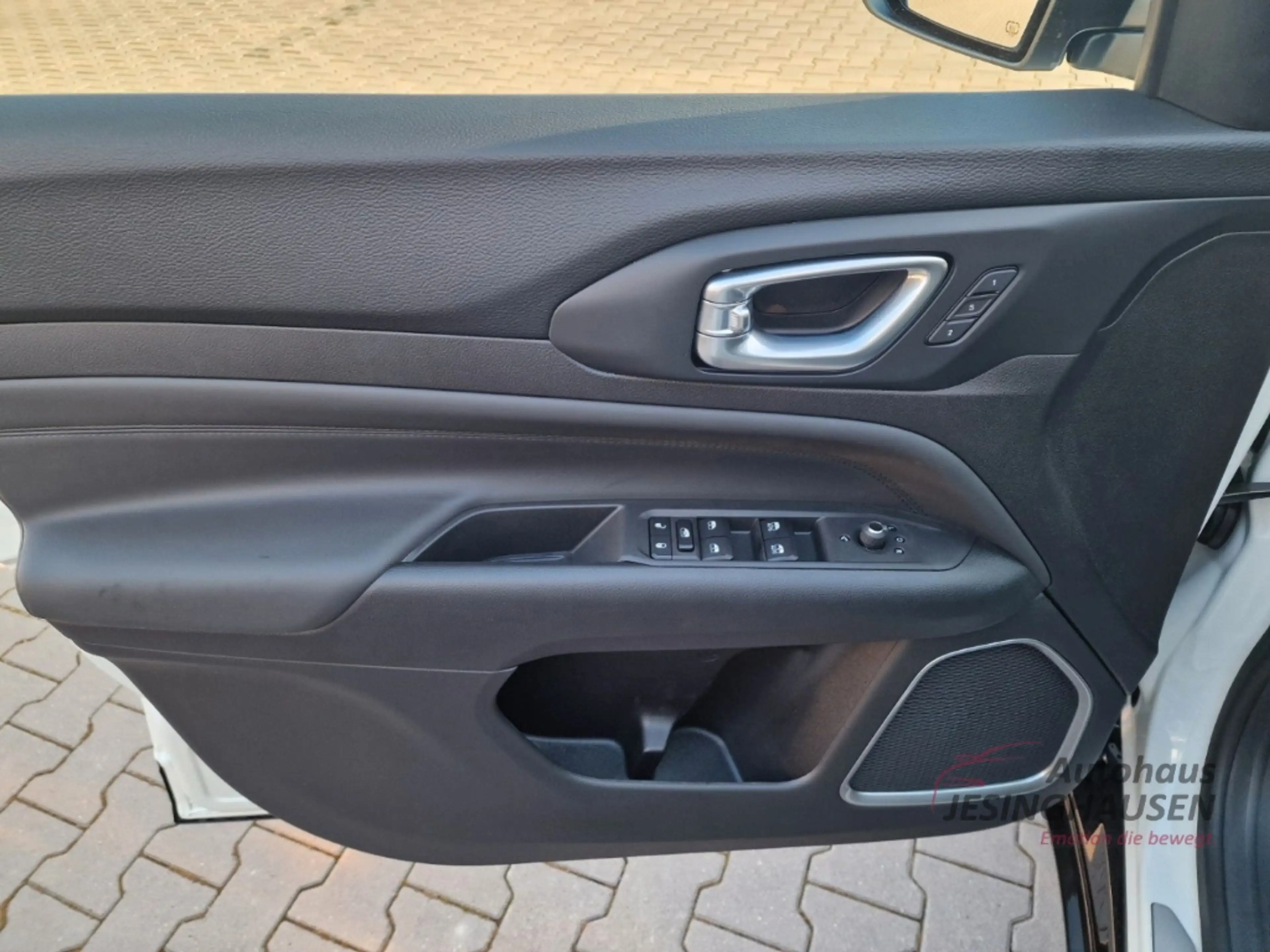Jeep Compass Summit MHEV Premium-P. Winter-P. Pano Panorama Nav — photo 10