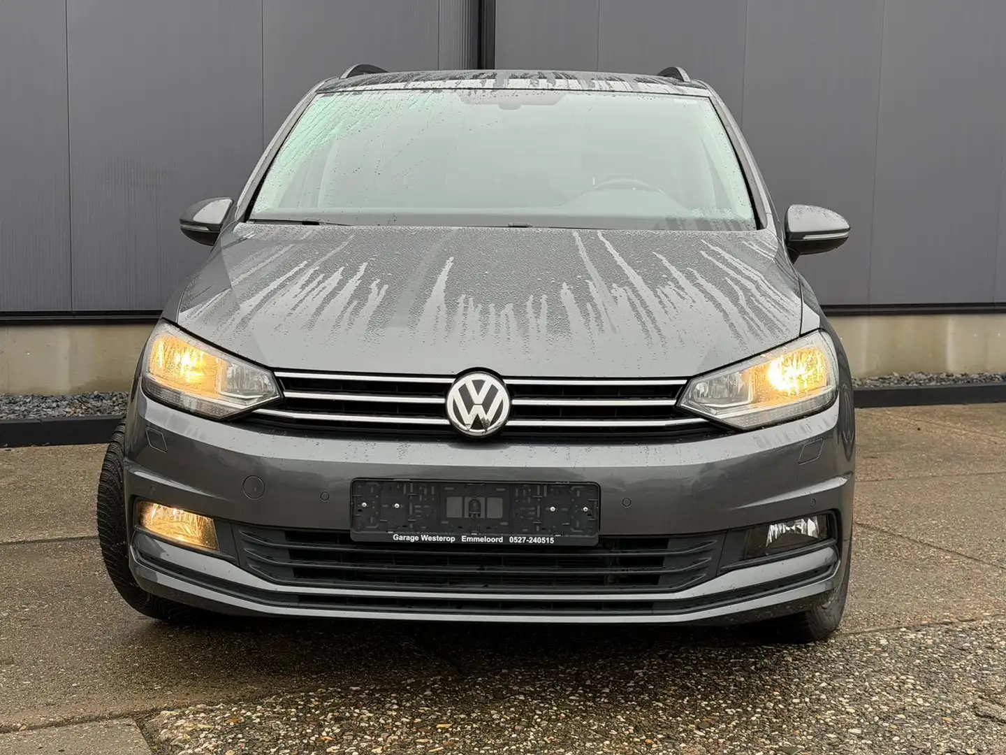 Volkswagen Touran 1.5 TSI Comfortline 7p/carplay Grijs - 2