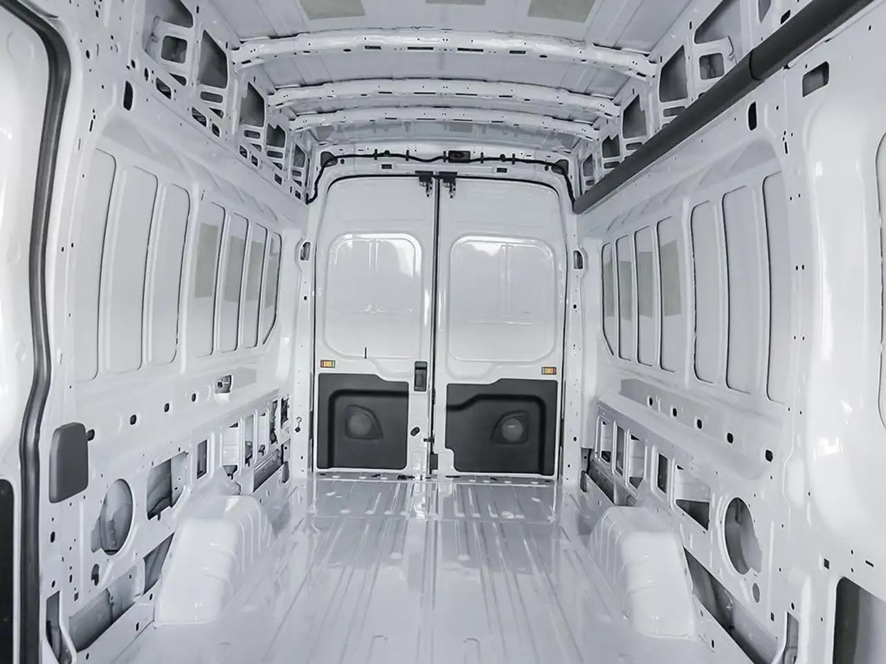 Ford Transit Cargo Van снимка Ford Transit Cargo Van