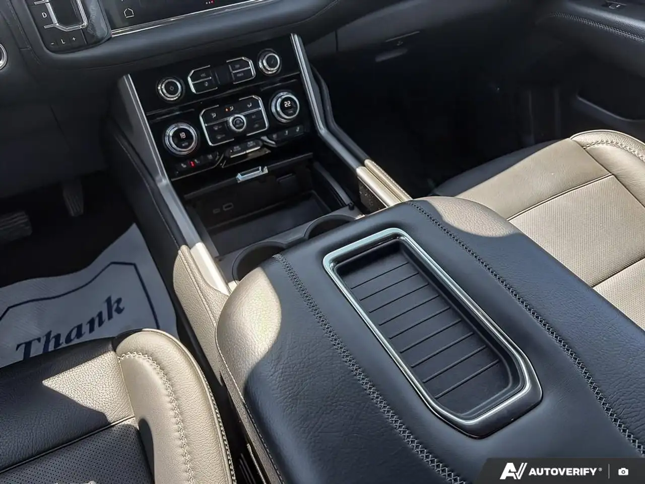 GMC Yukon снимка GMC Yukon