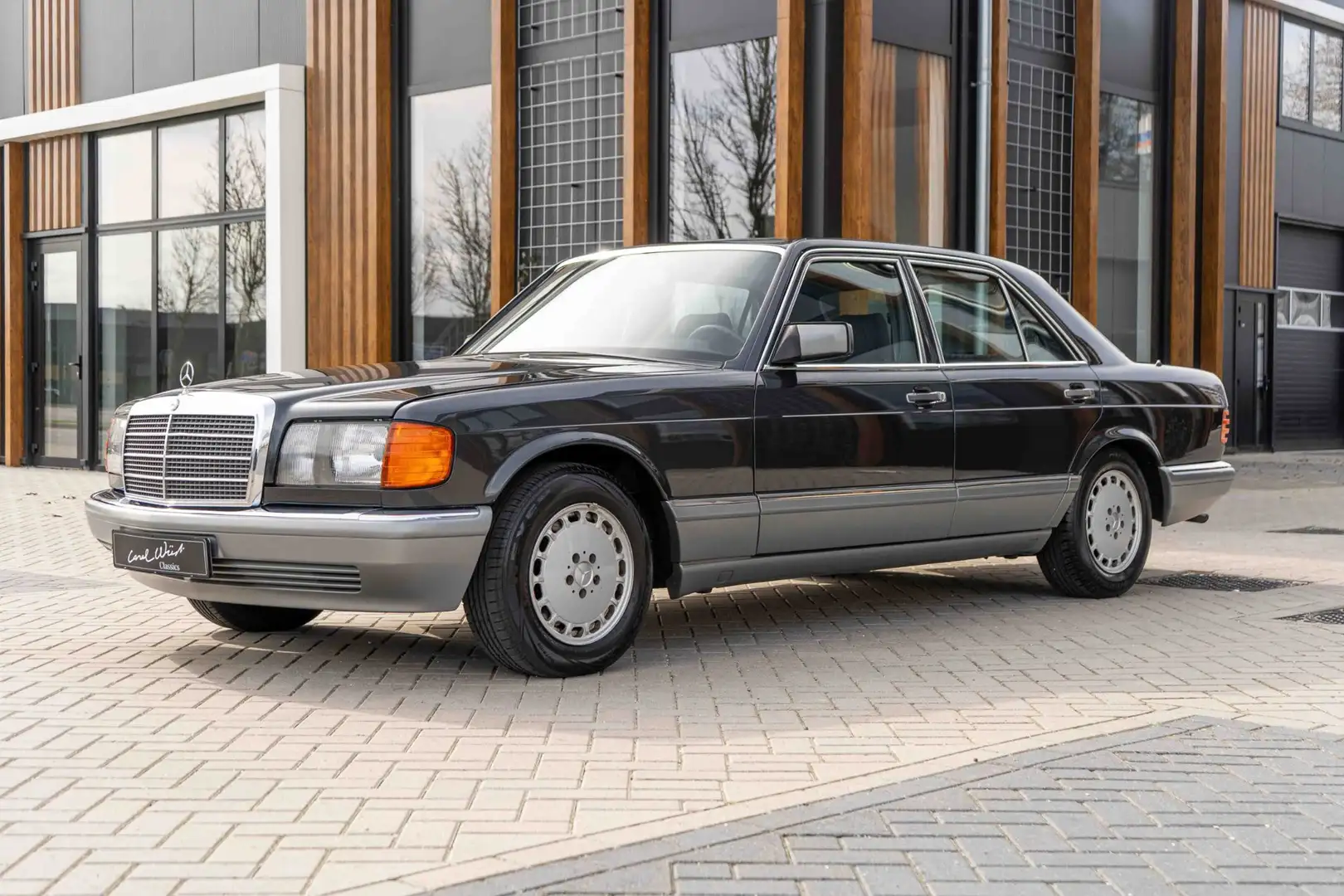 Mercedes-Benz S 300 SE Schwarz - 1