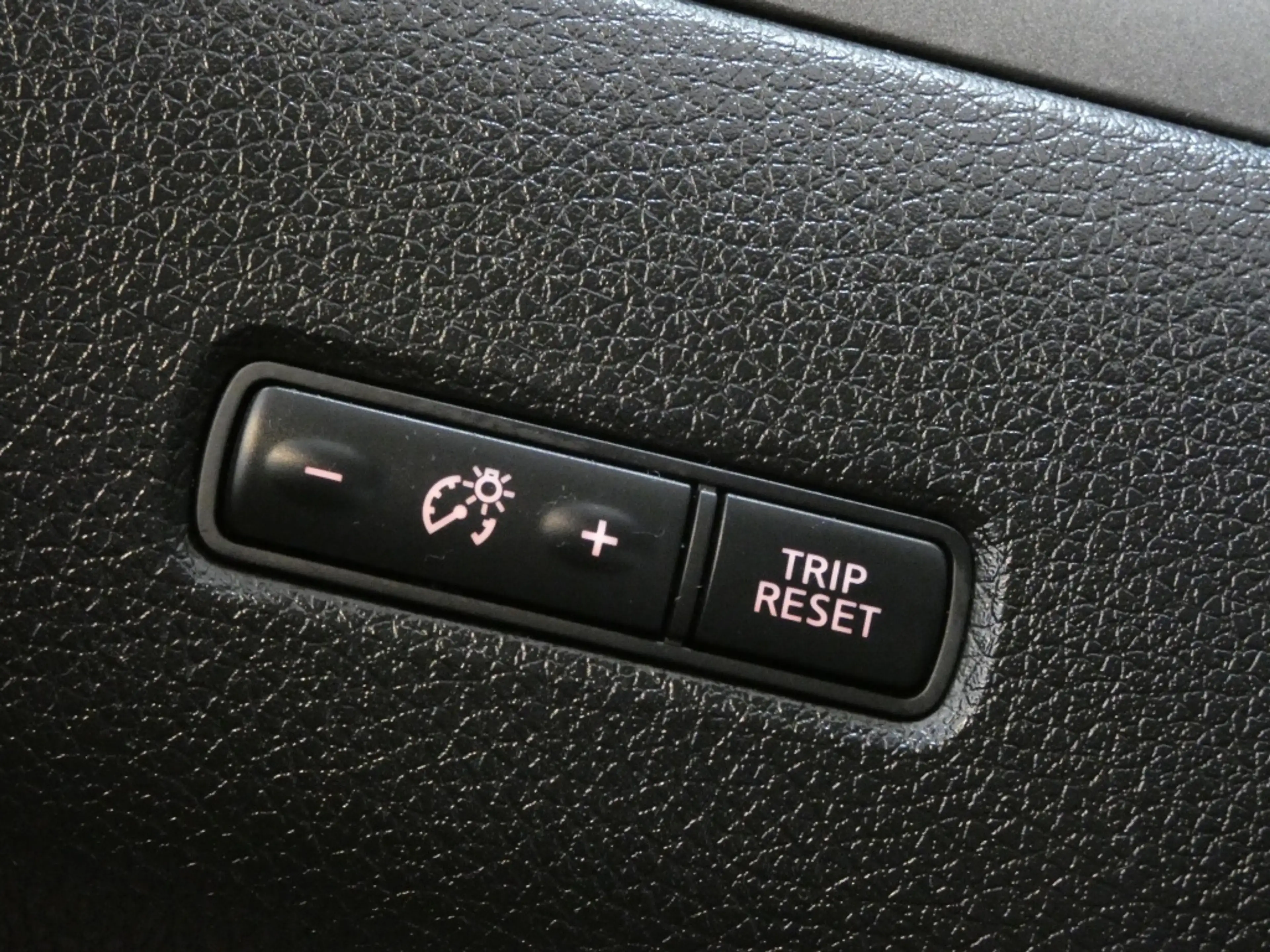 Nissan Pulsar 1.2 DIG-T Acenta Nwe APK — photo 7