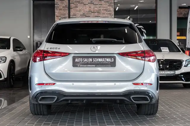 Mercedes-Benz C-Class view 9