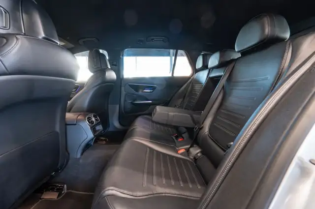 Mercedes-Benz C-Class view 14