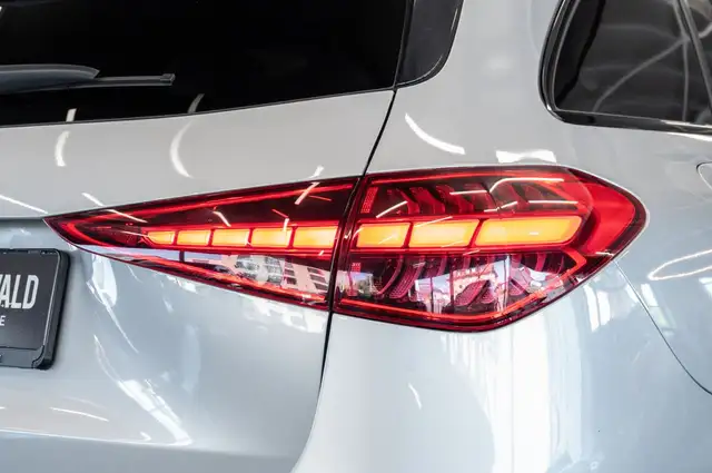 Mercedes-Benz C-Class view 8