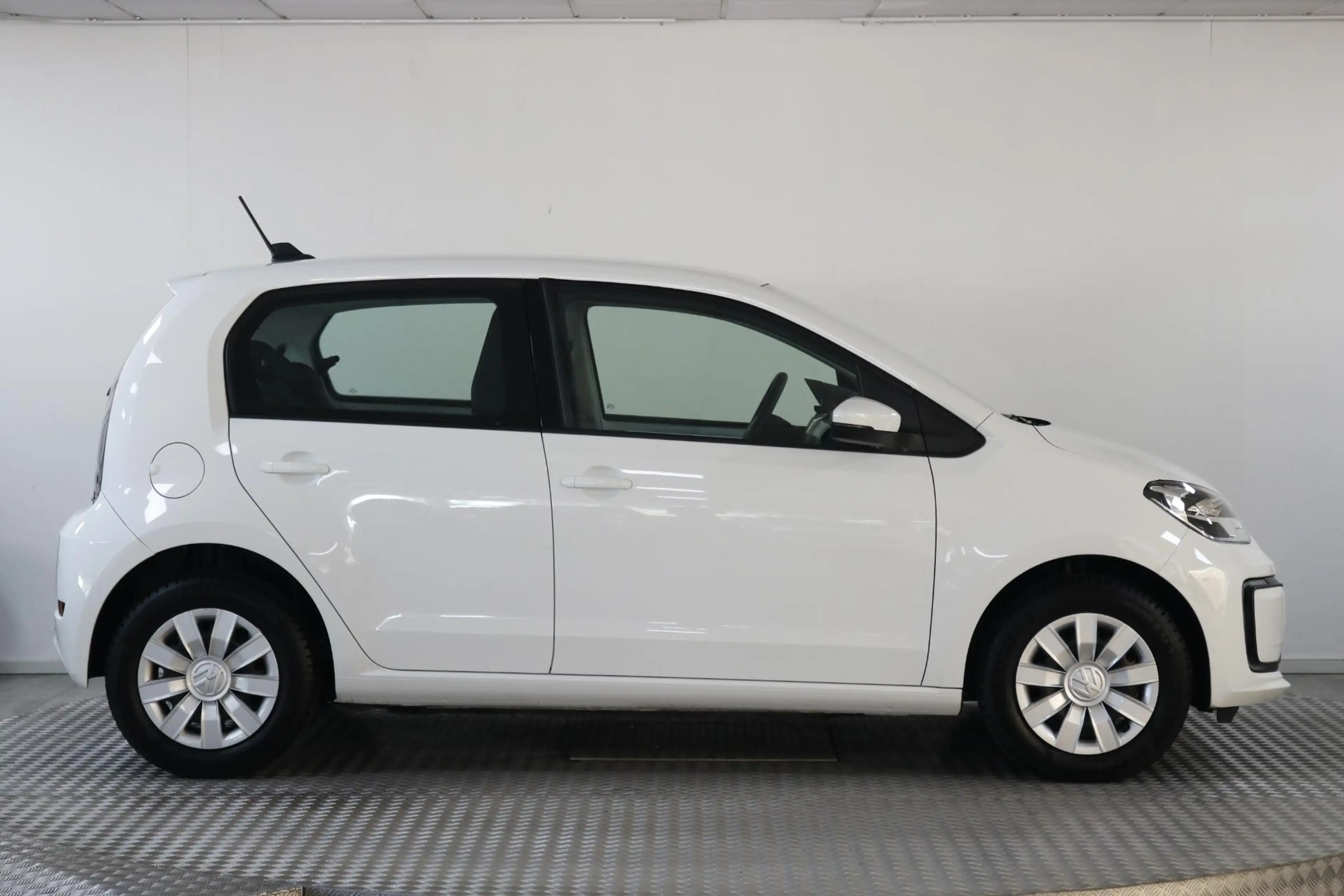 Volkswagen e-up! e-up! Clima | Bluetooth | LED | DAB. — photo 6