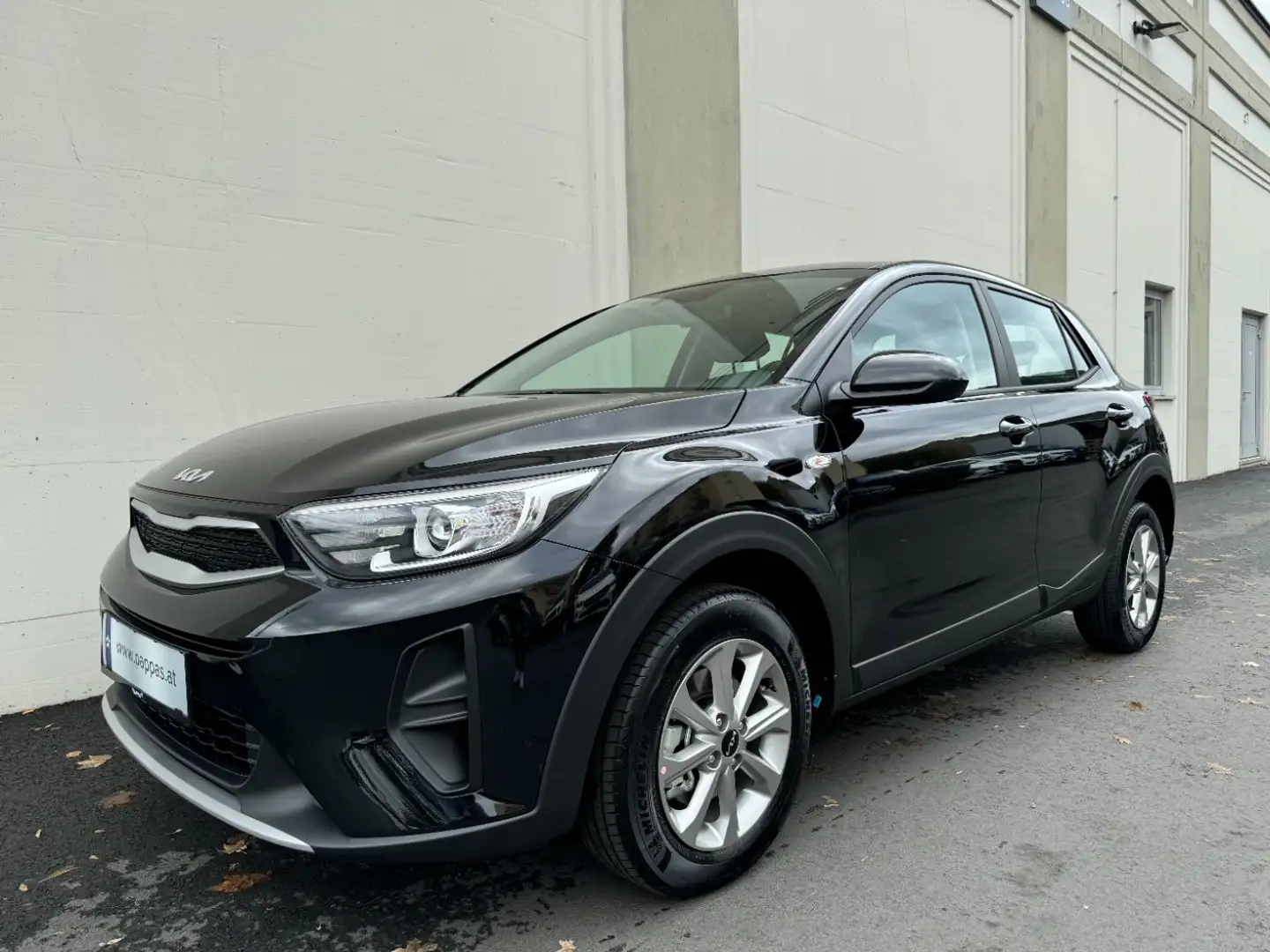 Kia Stonic TITAN 1.2 Navi, Rückfahrkamera, Schwarz - 1