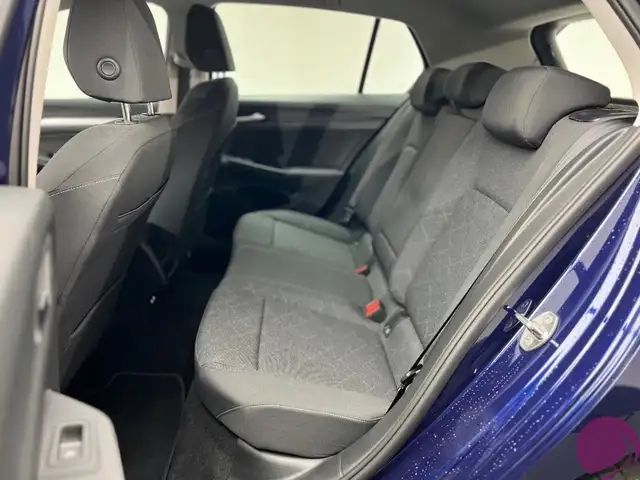 Volkswagen Golf view 8