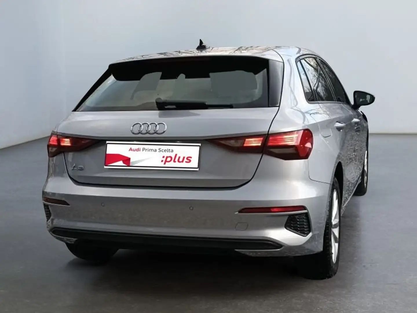Audi A3 4ª serie SPB Sportback 30 g-tron S tronic Business Argento - 2