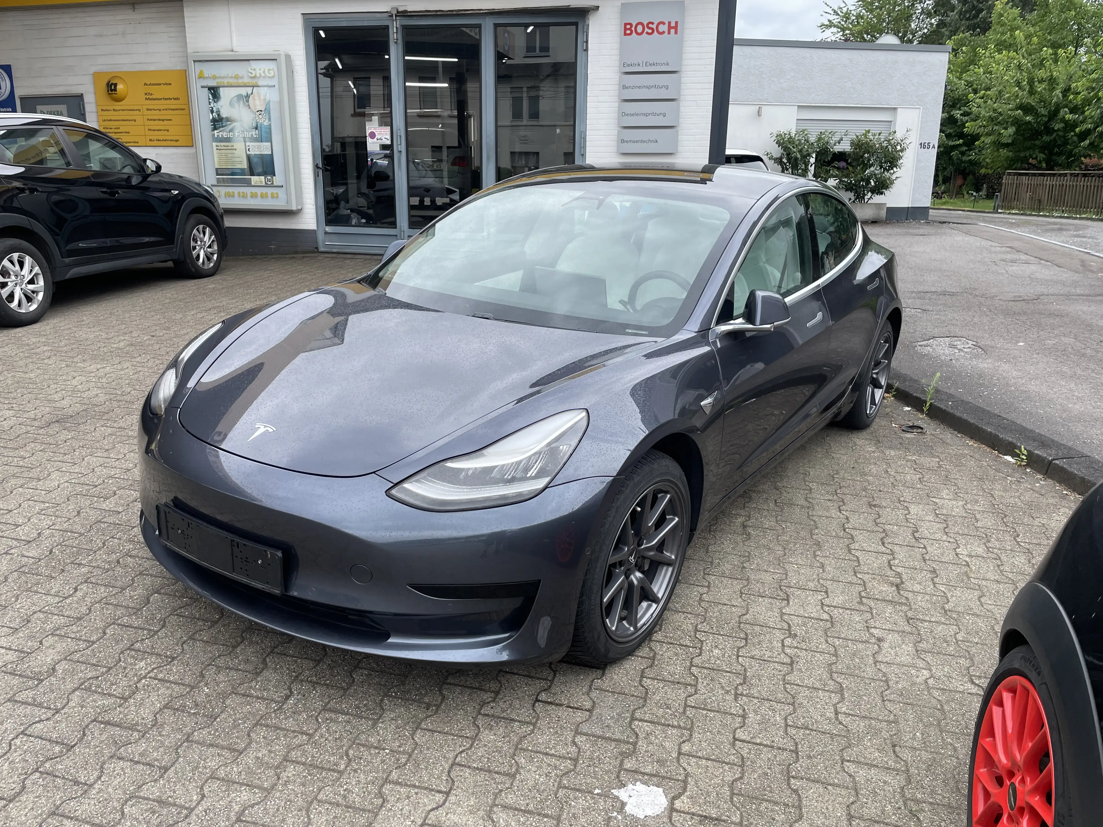 Tesla Model 3 Standard Range Plus RWD