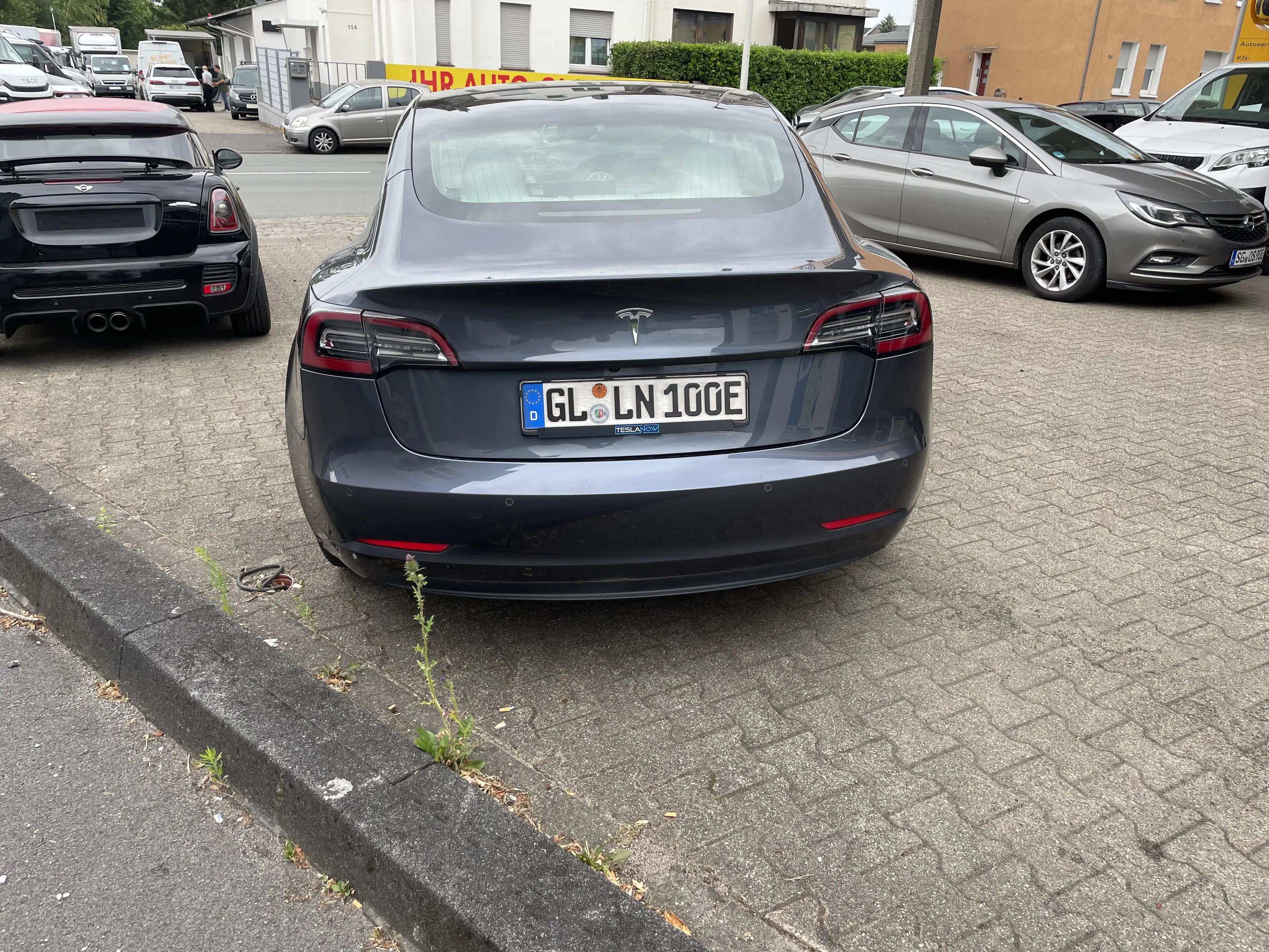 Tesla Model 3 Standard Range Plus RWD — photo 4