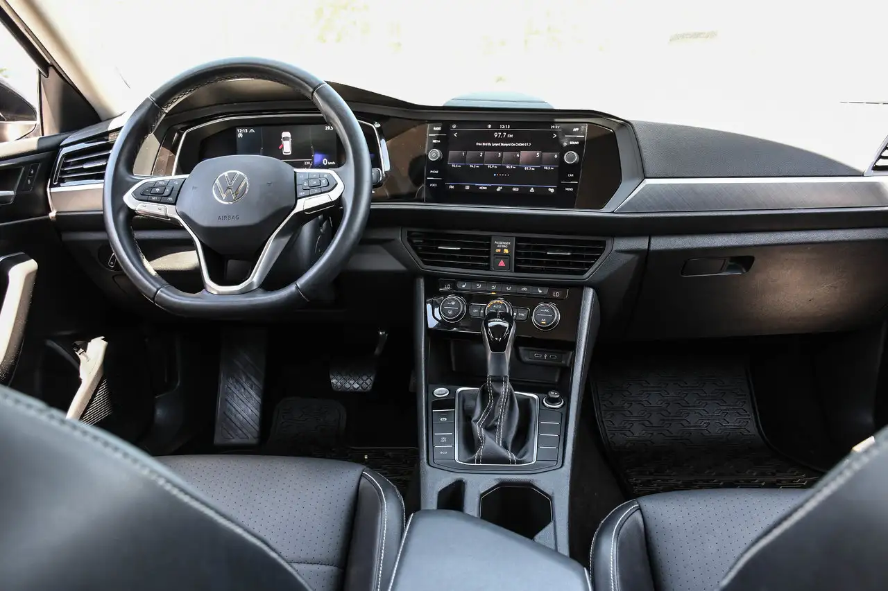 Volkswagen Jetta снимка Volkswagen Jetta