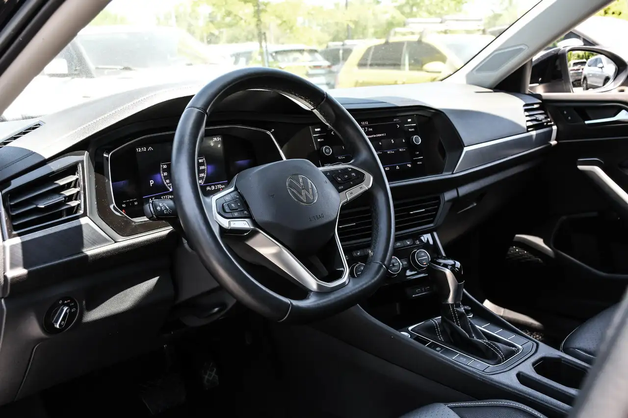 Volkswagen Jetta снимка Volkswagen Jetta