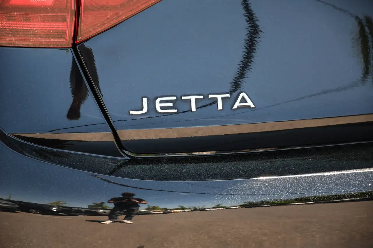 Volkswagen Jetta снимка Volkswagen Jetta