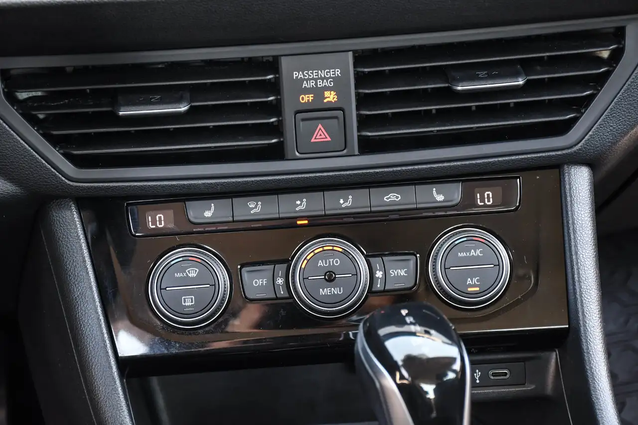 Volkswagen Jetta снимка Volkswagen Jetta