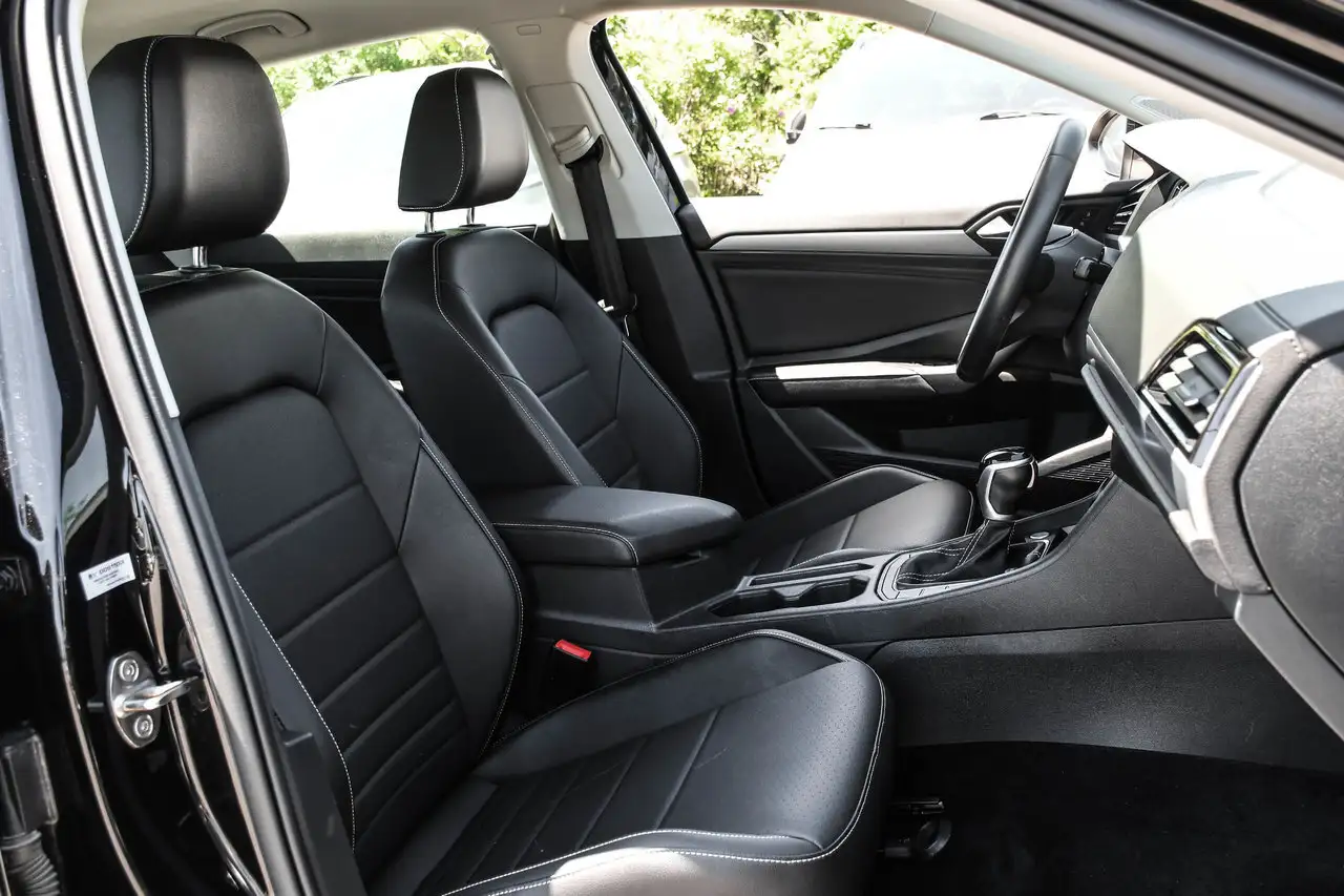 Volkswagen Jetta снимка Volkswagen Jetta