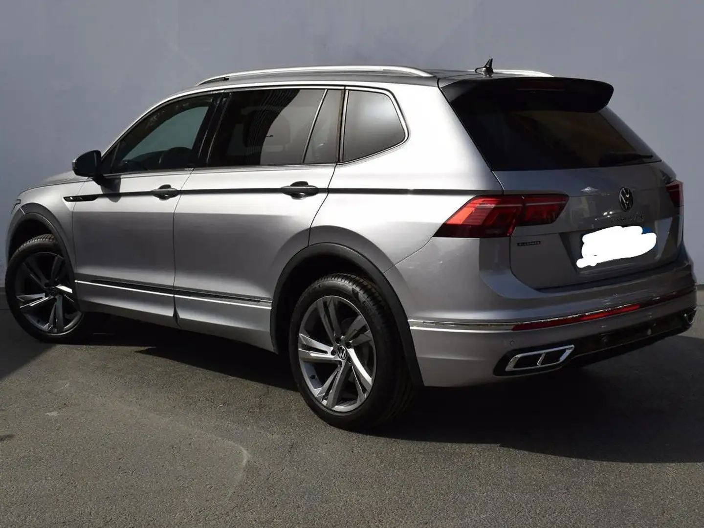 Volkswagen Tiguan Allspace Tiguan Allspace 2.0TDI R-Line DSG 110kW R-Line Plateado - 2