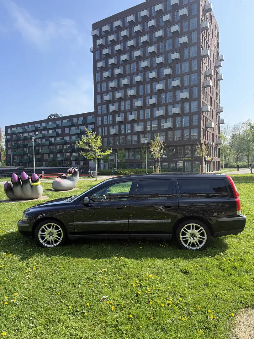 Volvo V70 2.3 T-5 Zwart - 1