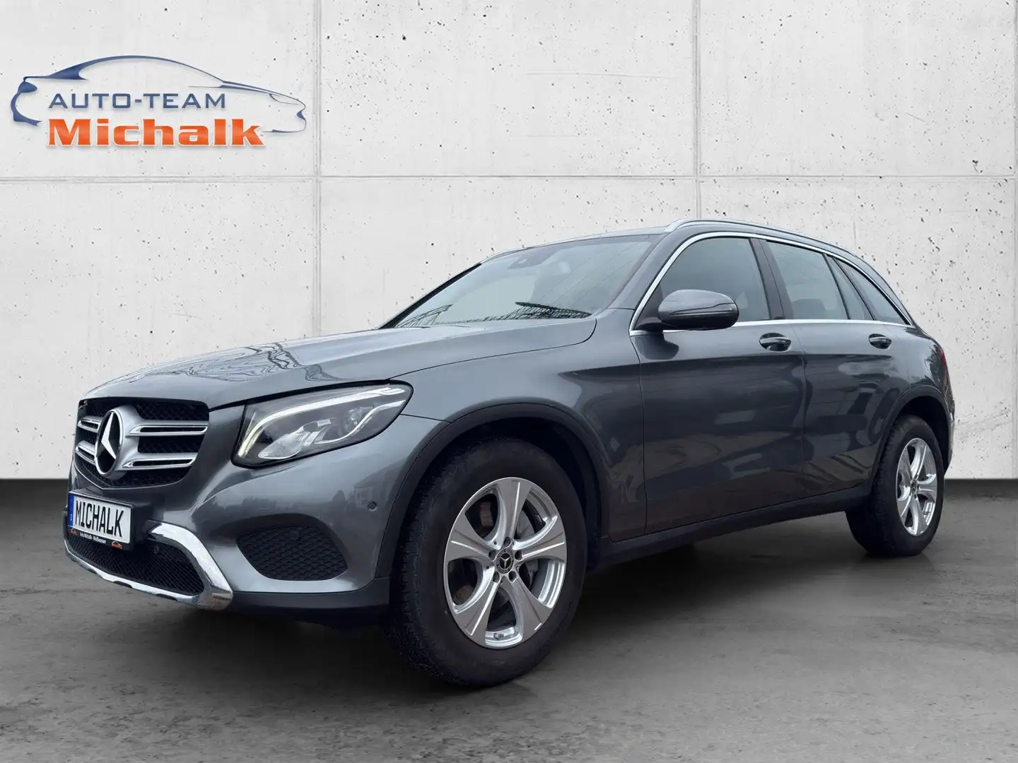 Mercedes-Benz GLC 250 AHK Navi LED High Performance Grau - 1