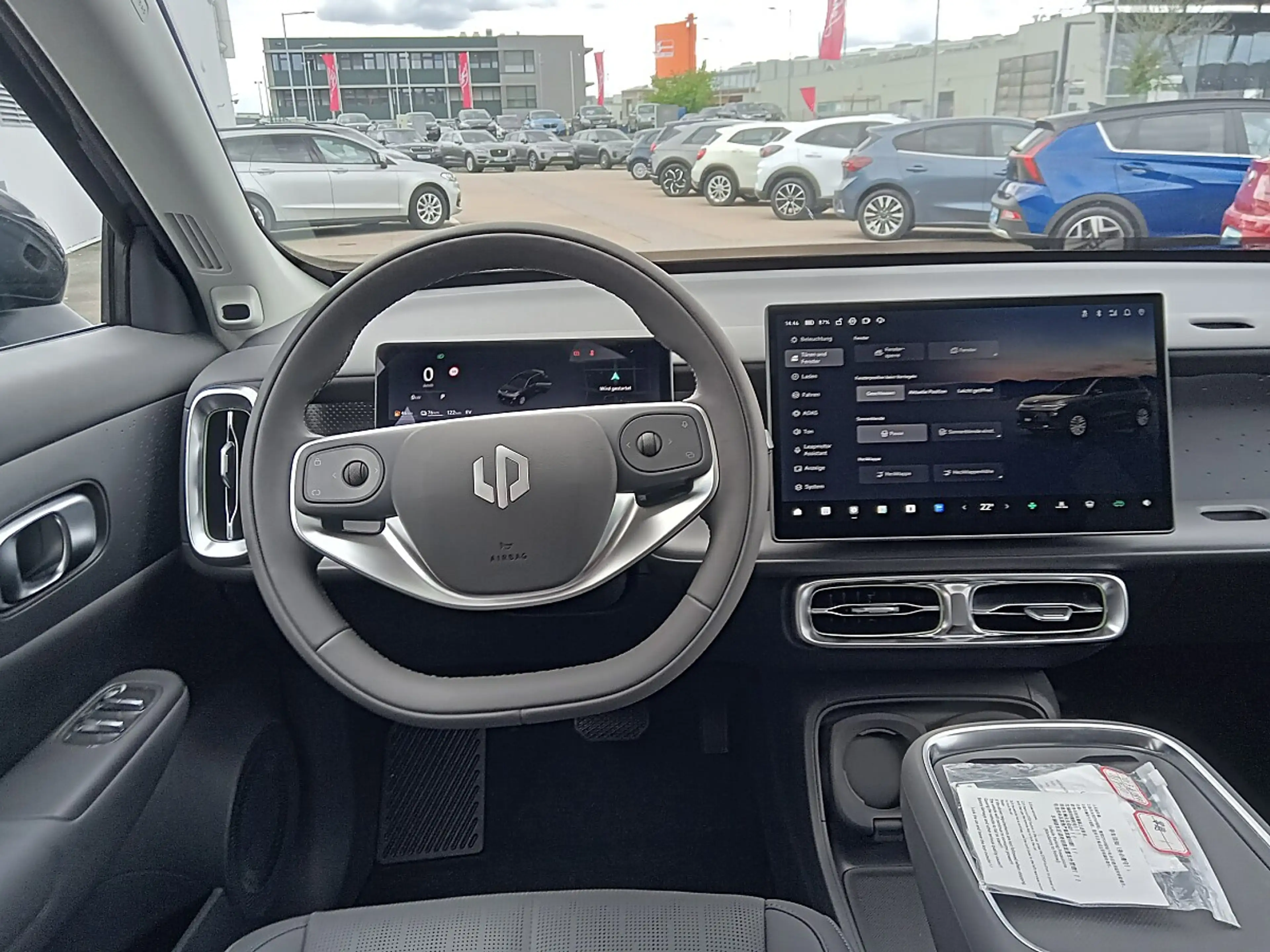 Leapmotor B10 Hybrid Design — photo 13