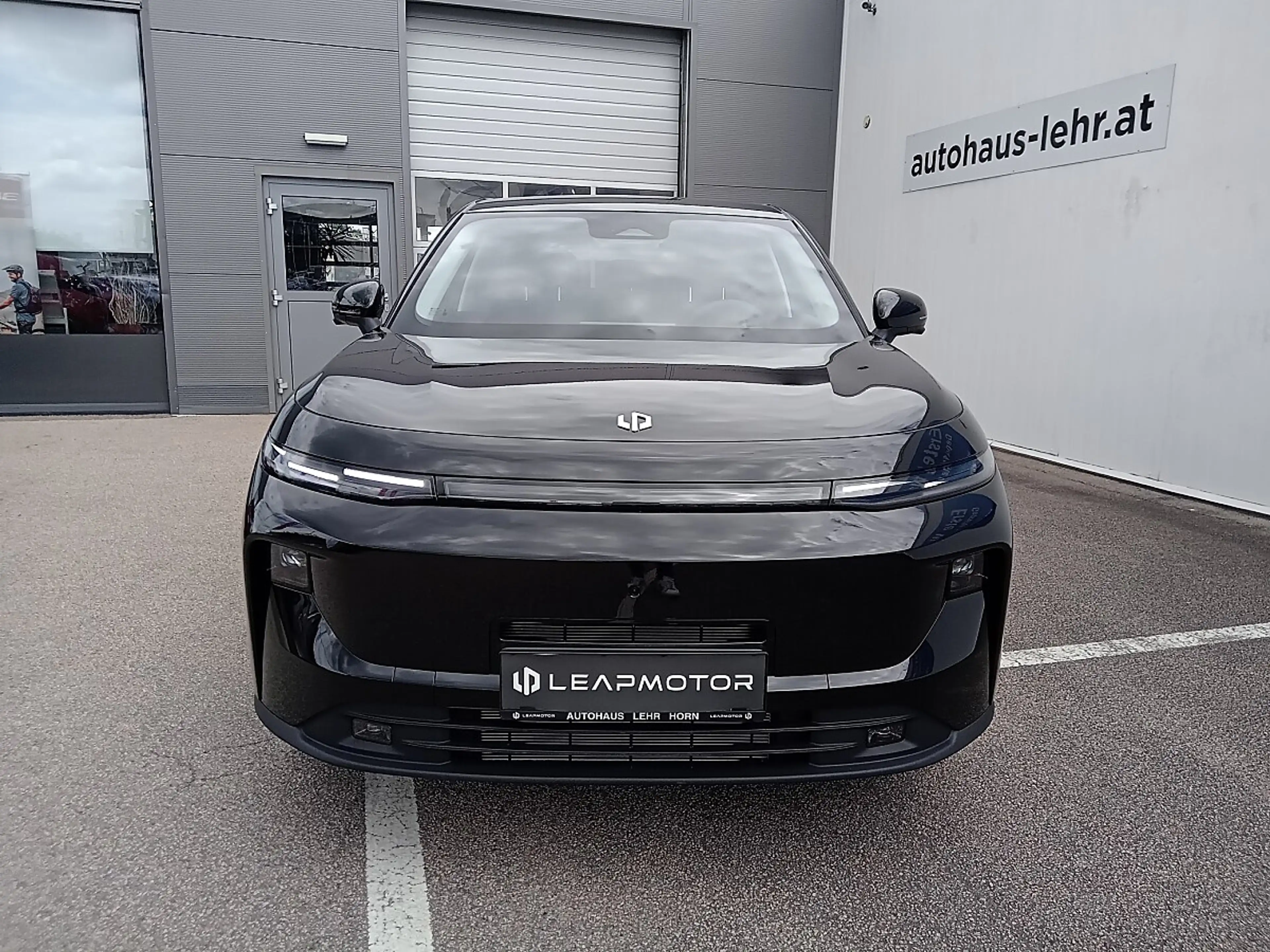 Leapmotor B10 Hybrid Design — photo 6